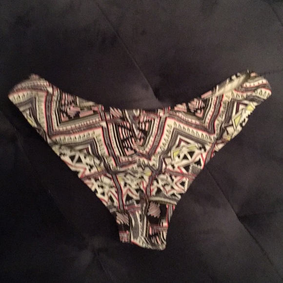 Victoria’s Secret scrunch bottoms! - Picture 3 of 5